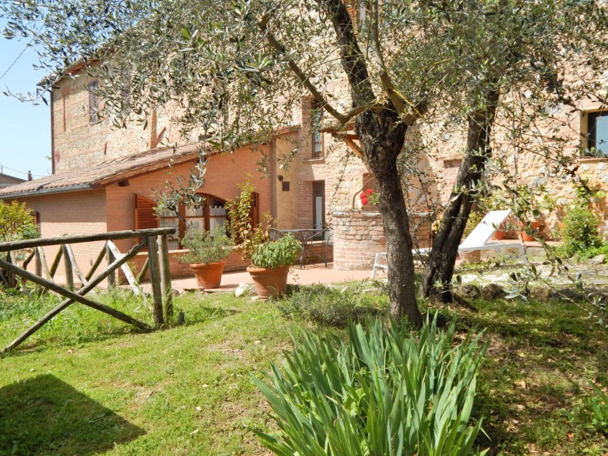 Fullino Nero Rta - Residenza Turistico Alberghiera Siena Luaran gambar