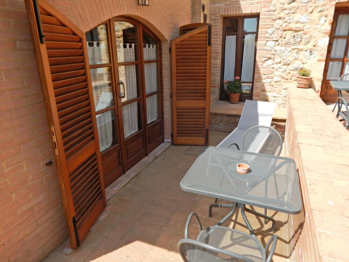 Fullino Nero Rta - Residenza Turistico Alberghiera Siena Luaran gambar