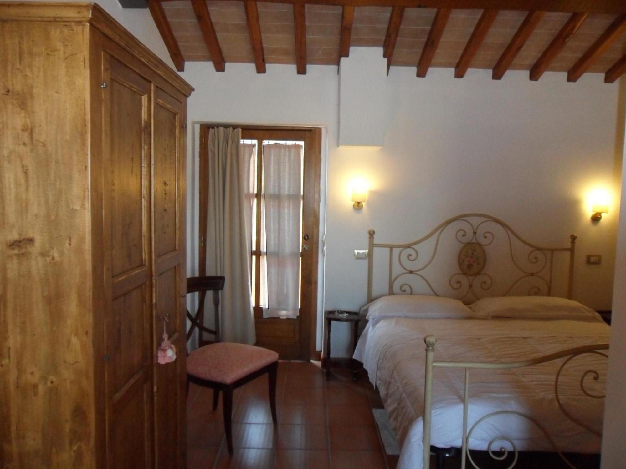 Fullino Nero Rta - Residenza Turistico Alberghiera Siena Luaran gambar