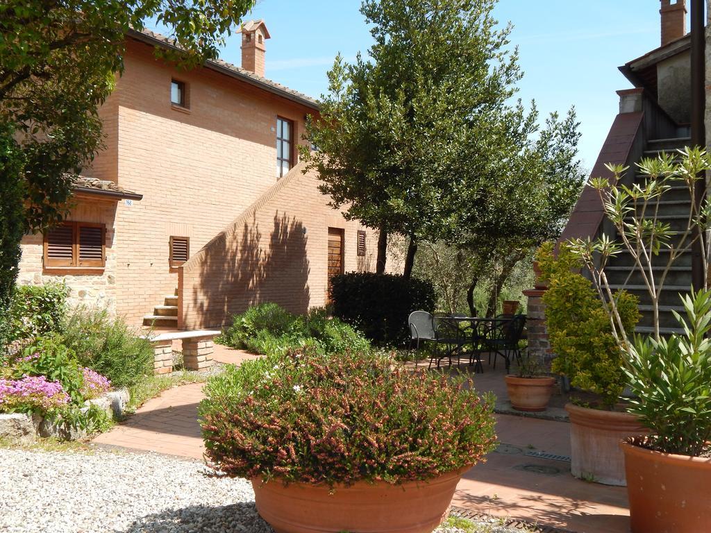Fullino Nero Rta - Residenza Turistico Alberghiera Siena Luaran gambar