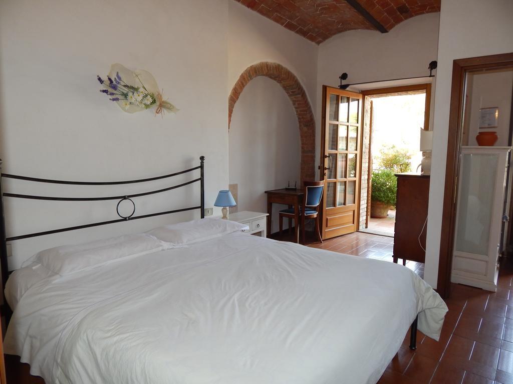 Fullino Nero Rta - Residenza Turistico Alberghiera Siena Luaran gambar