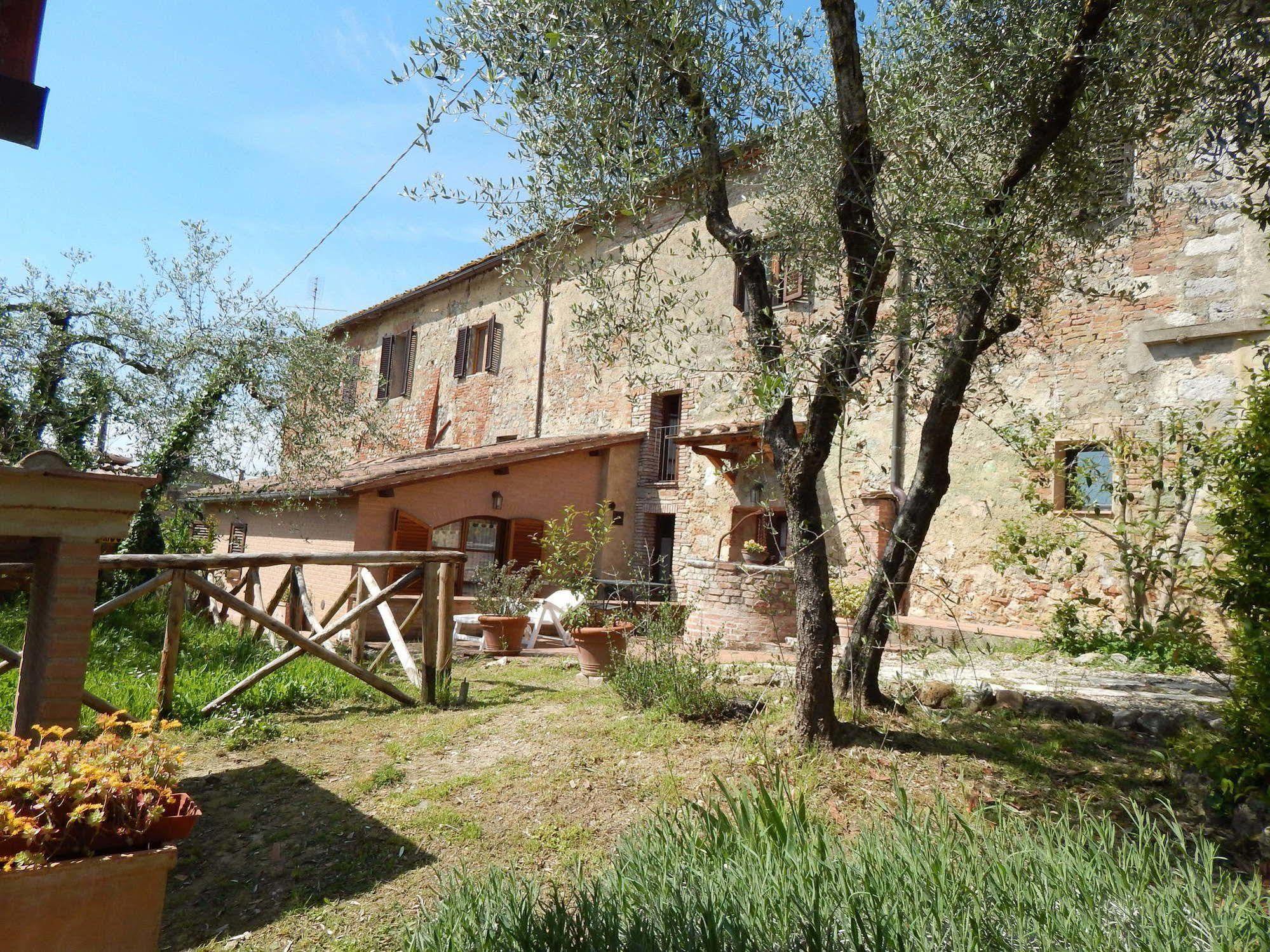 Fullino Nero Rta - Residenza Turistico Alberghiera Siena Luaran gambar