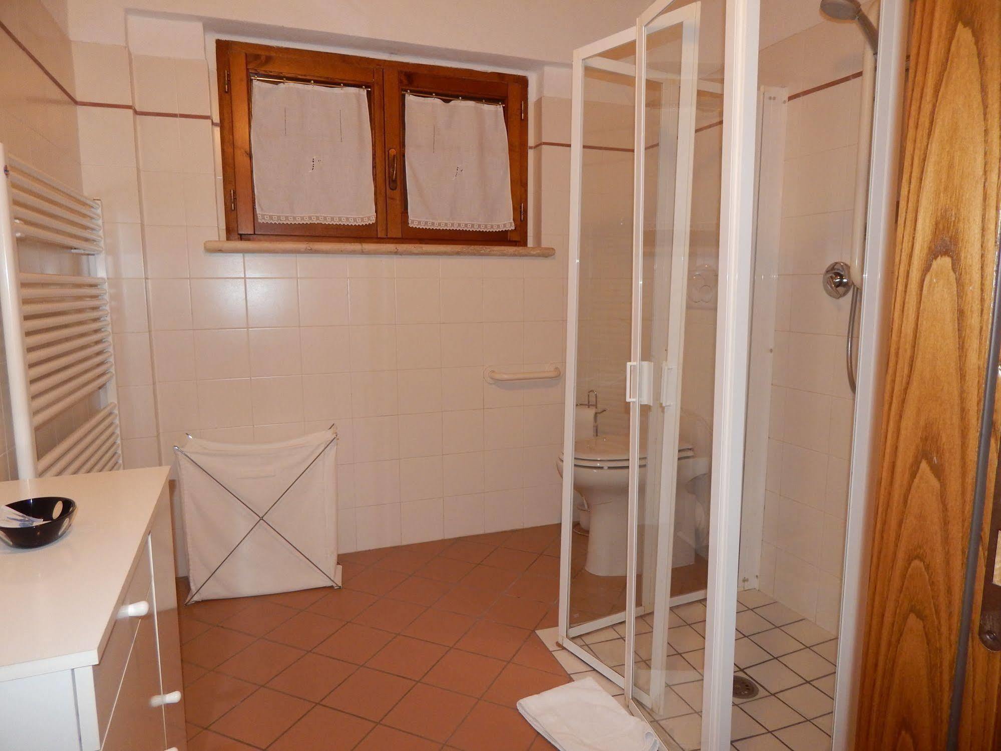 Fullino Nero Rta - Residenza Turistico Alberghiera Siena Luaran gambar