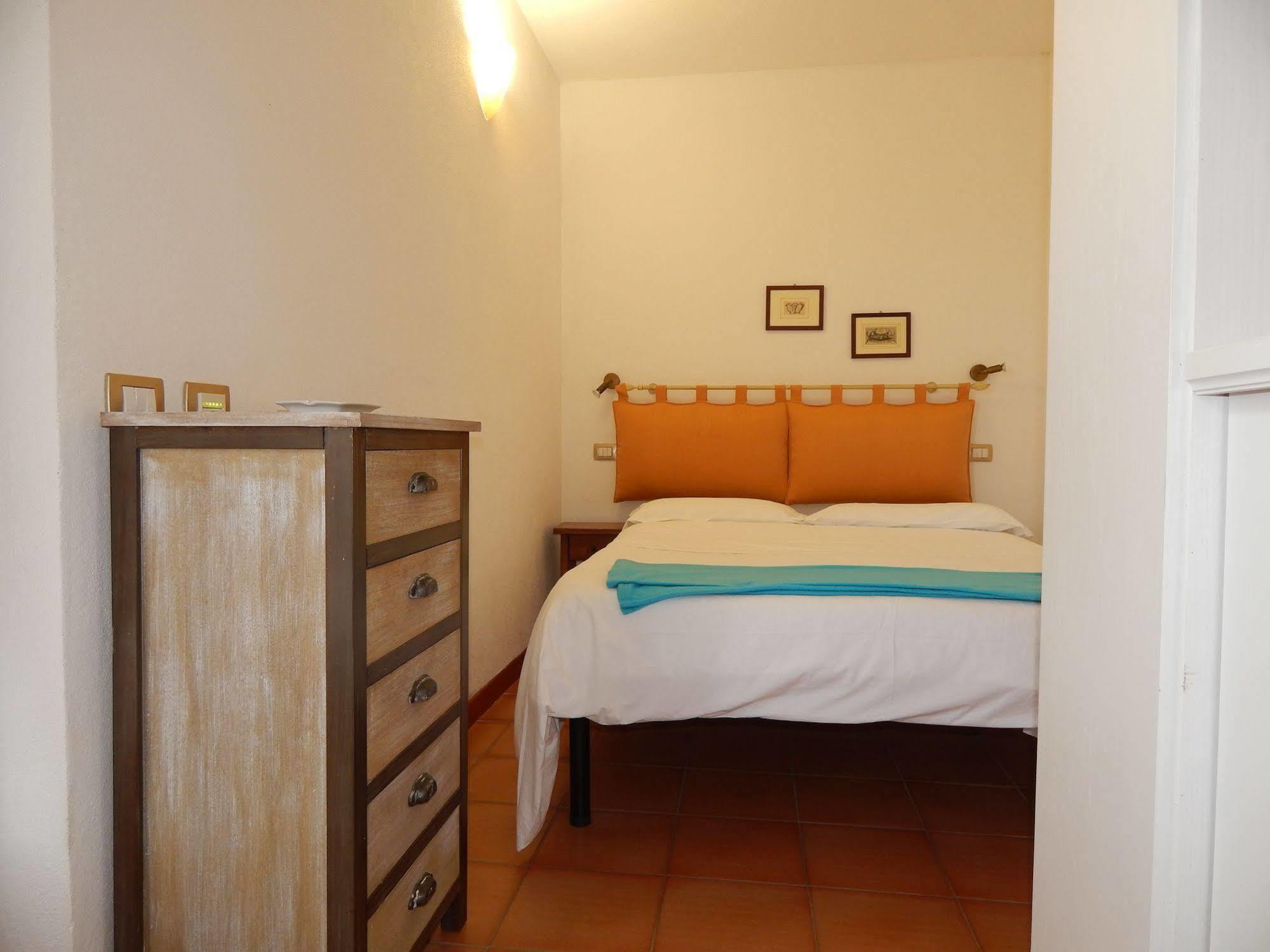 Fullino Nero Rta - Residenza Turistico Alberghiera Siena Luaran gambar
