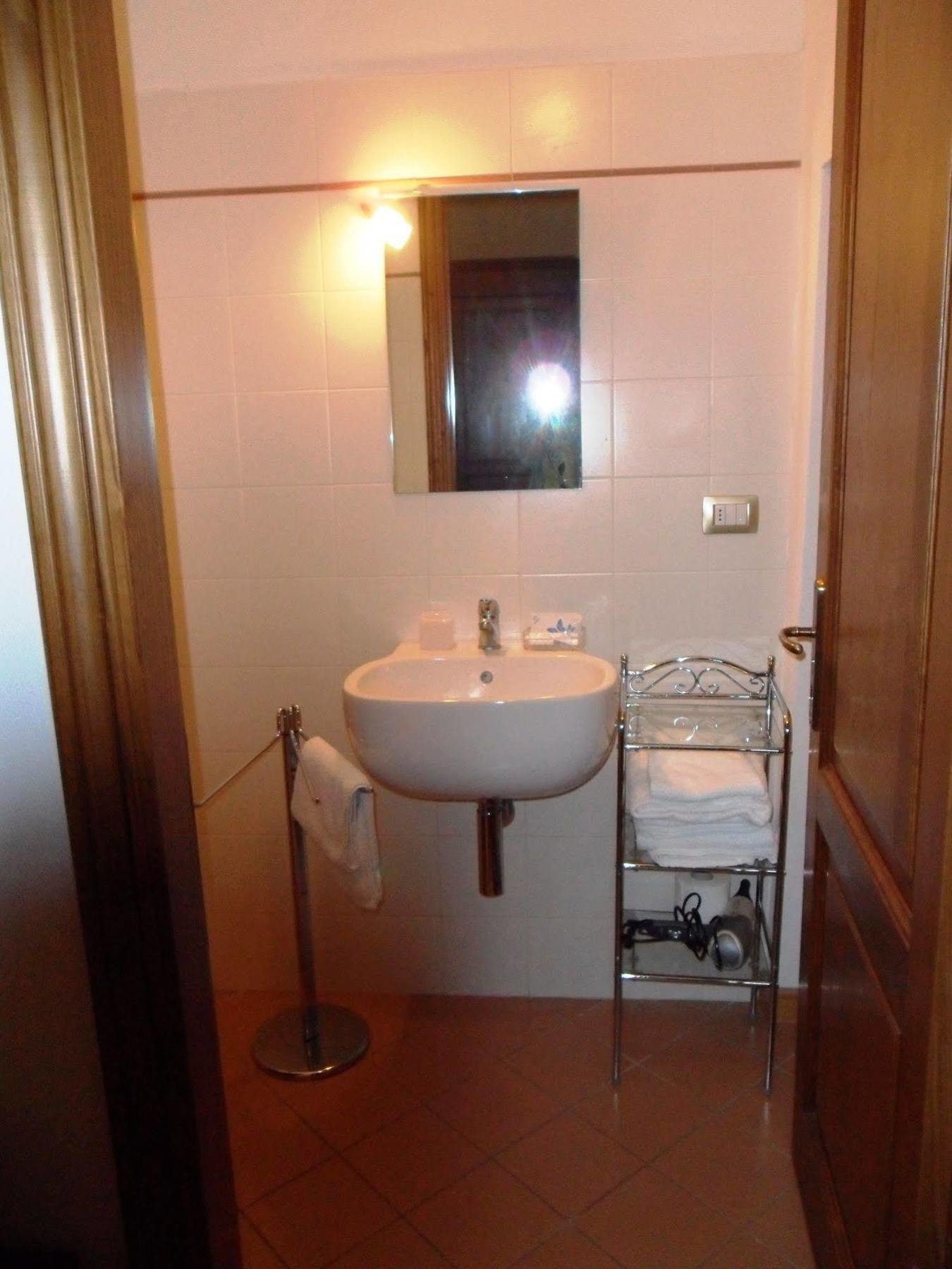 Fullino Nero Rta - Residenza Turistico Alberghiera Siena Luaran gambar