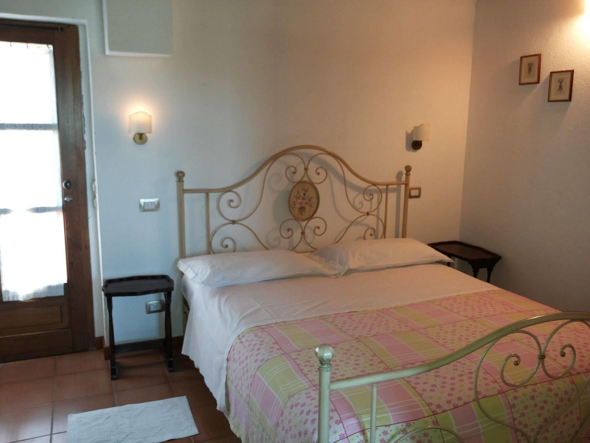 Fullino Nero Rta - Residenza Turistico Alberghiera Siena Luaran gambar